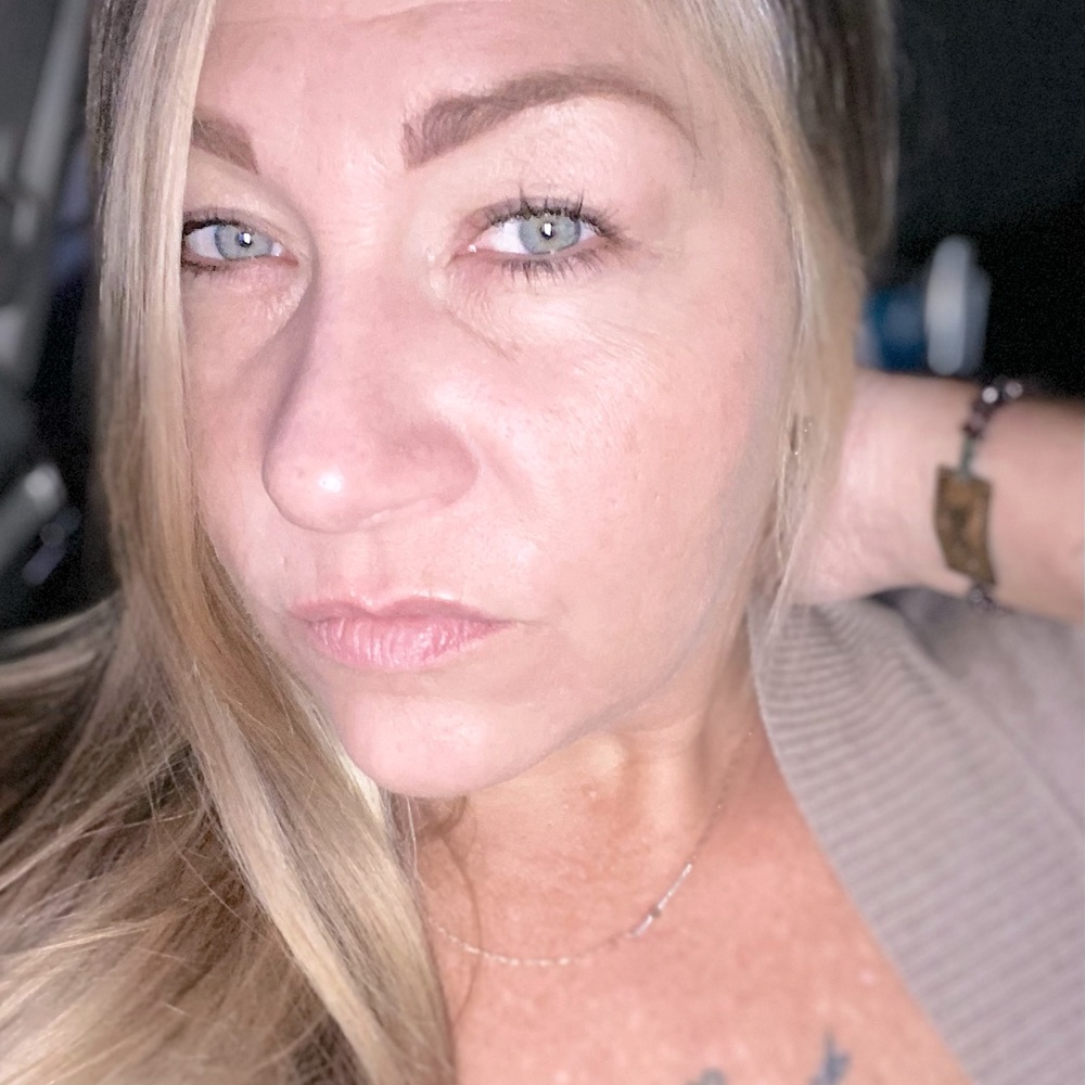 Meet your Posher, Heather! Love Life & Life will love you back!